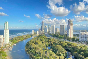 Main Beach luxury 3 bedrooms apartment